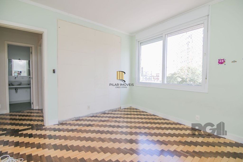 Apartamento 145m² - 3 dormitórios sendo 1 suíte e 2 vagas no Centro Histórico/Porto Alegre