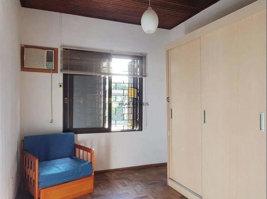 Casa 4 dormitórios no bairro Glória