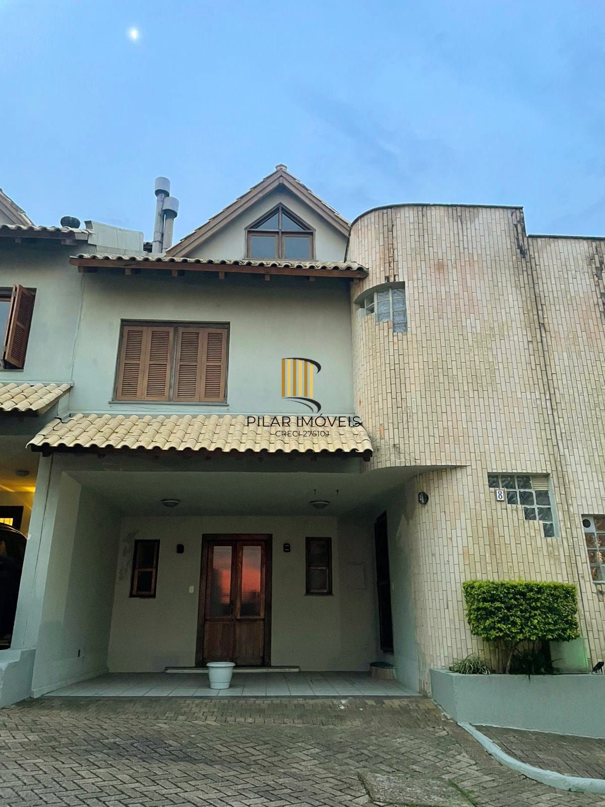 Casa de Condomínio 3 dormitórios no bairro Cristal