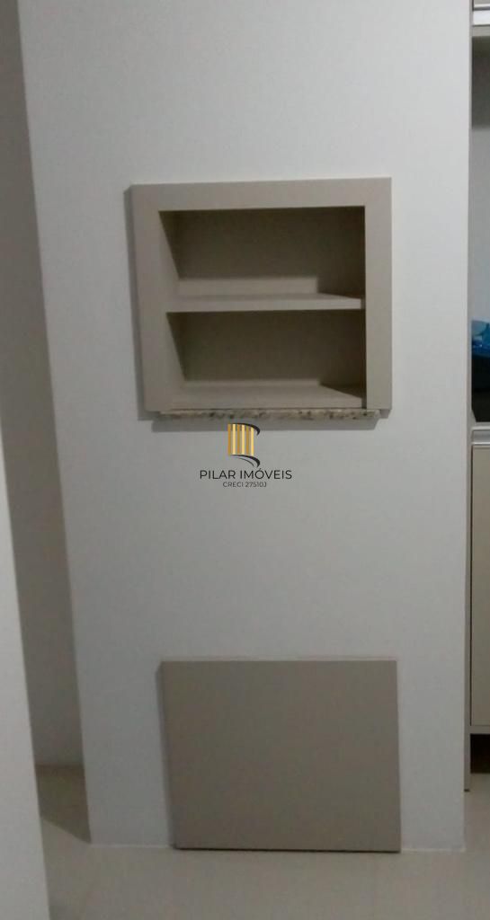 Apartamento de 02 dormitorios com 1 vaga na zona sul de Porto Alegre.