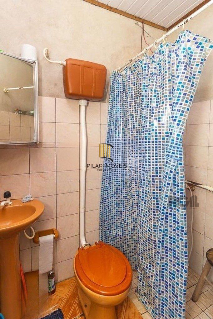 Casa 3 dormitórios no bairro Glória