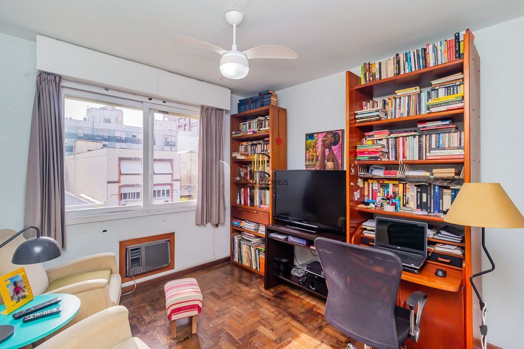 Apartamento 3 dorms à venda Rua Felipe Camarão, Rio Branco - Porto Alegre