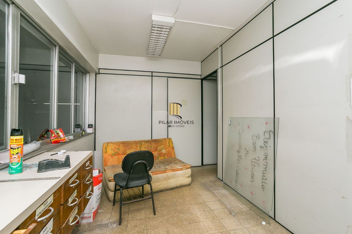 Predio para Venda - 750m², 0 dormitórios, 3 vagas - Cavalhada