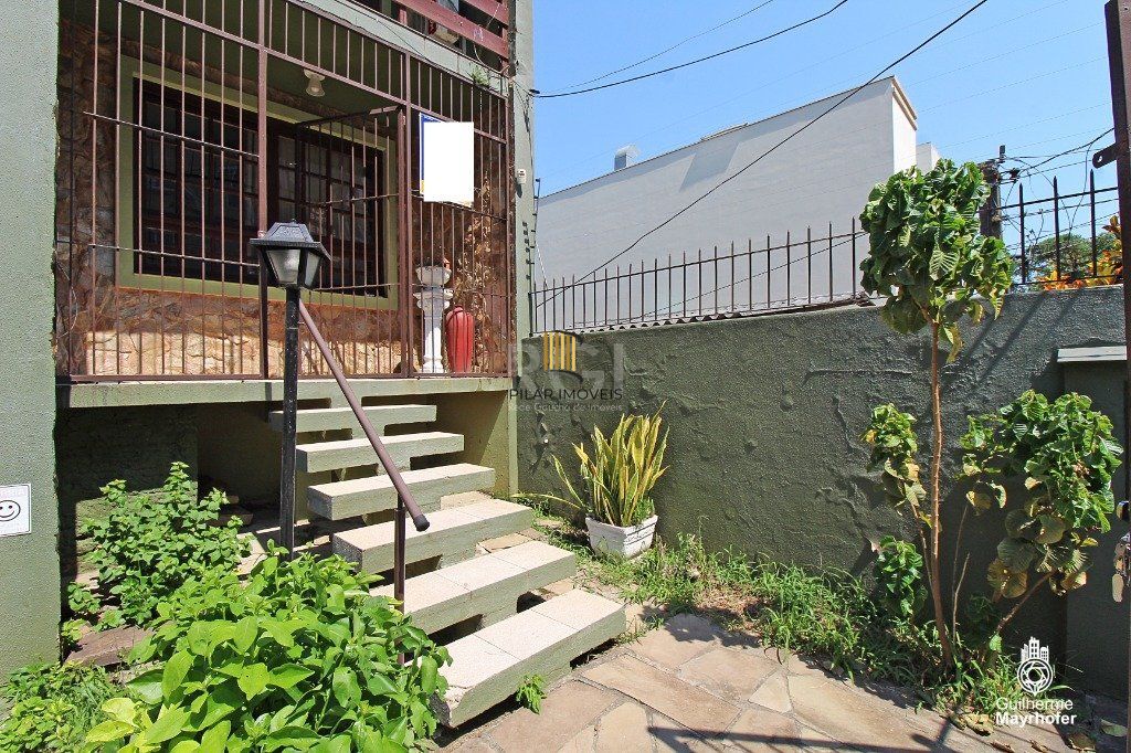 Casa para Venda - 202m², 4 dormitórios, sendo 1 suites, 3 vagas - Petrópolis