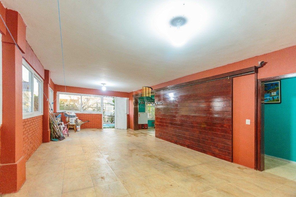 Casa de 498m², bairro Teresópolis