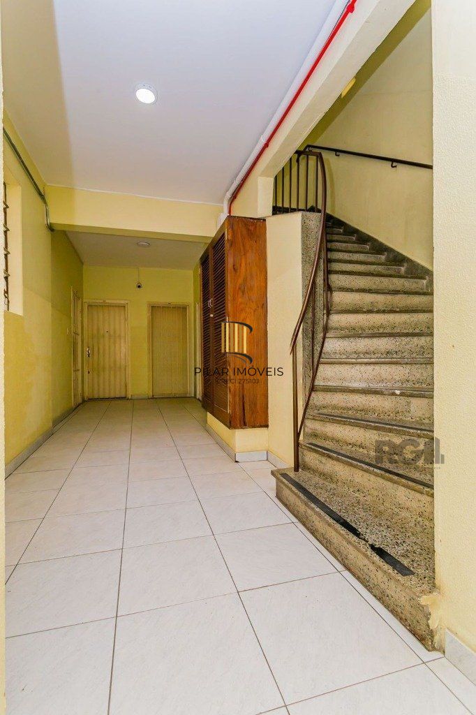 Apartamento 2 dormigtórios à venda Rua Teixeira de Freitas, Santo Antônio - Porto Alegre