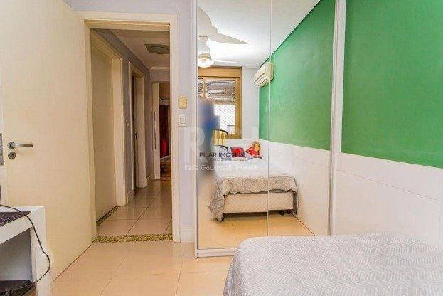 Excelente apartamento de 03 dormitórios com 4 vagas de garagem.