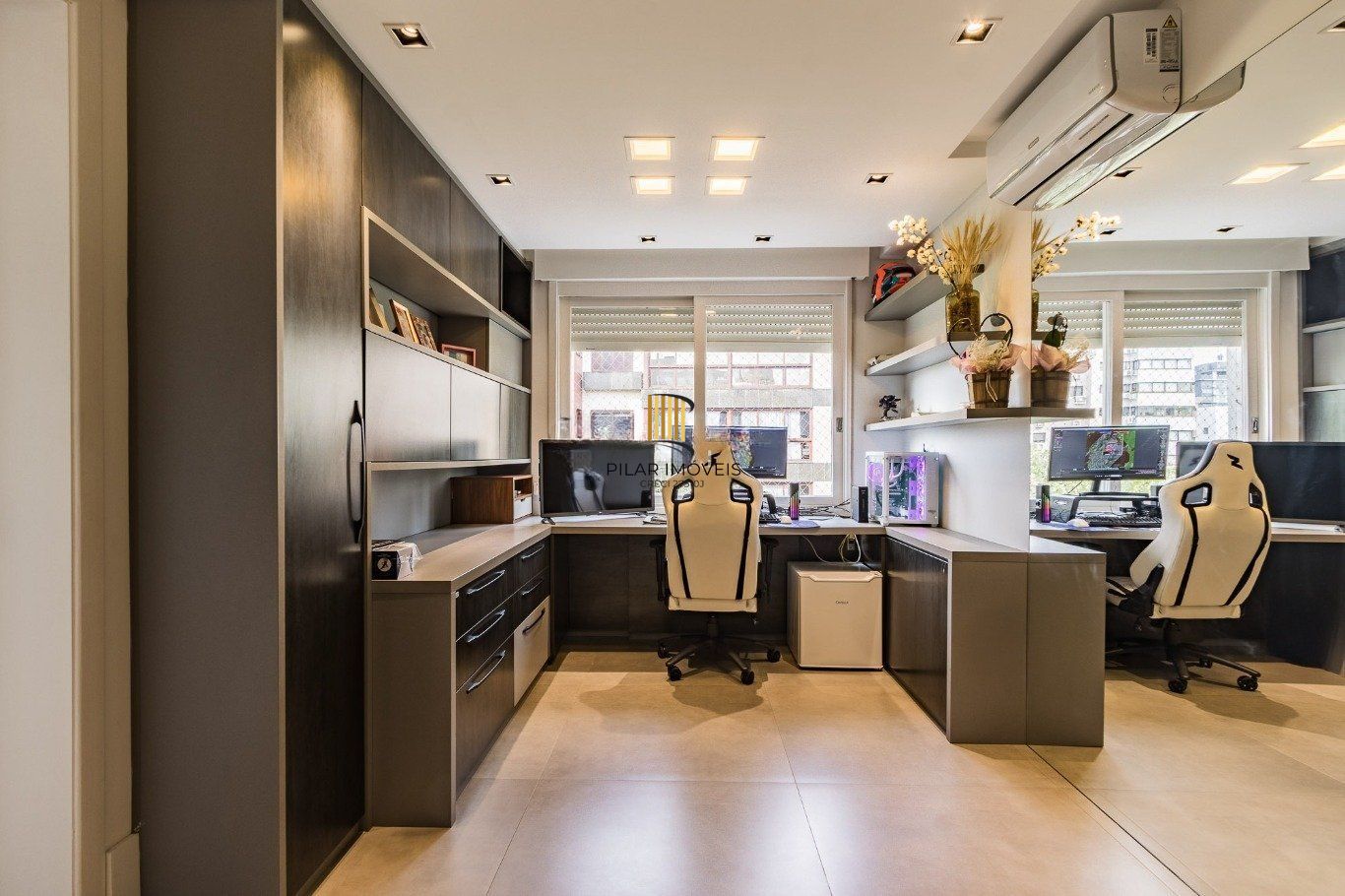 Cobertura de 3 dormitórios à venda em Mont'Serrat, Porto Alegre.