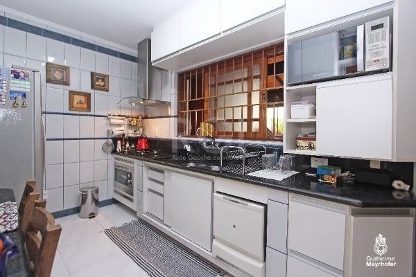 Excelente casa de 189m² com 3 dormitórios.