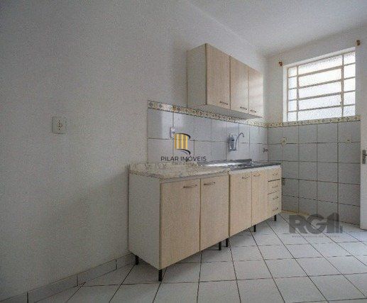 apartamento amplo e bem localizado de 2 dormitórios+dependência