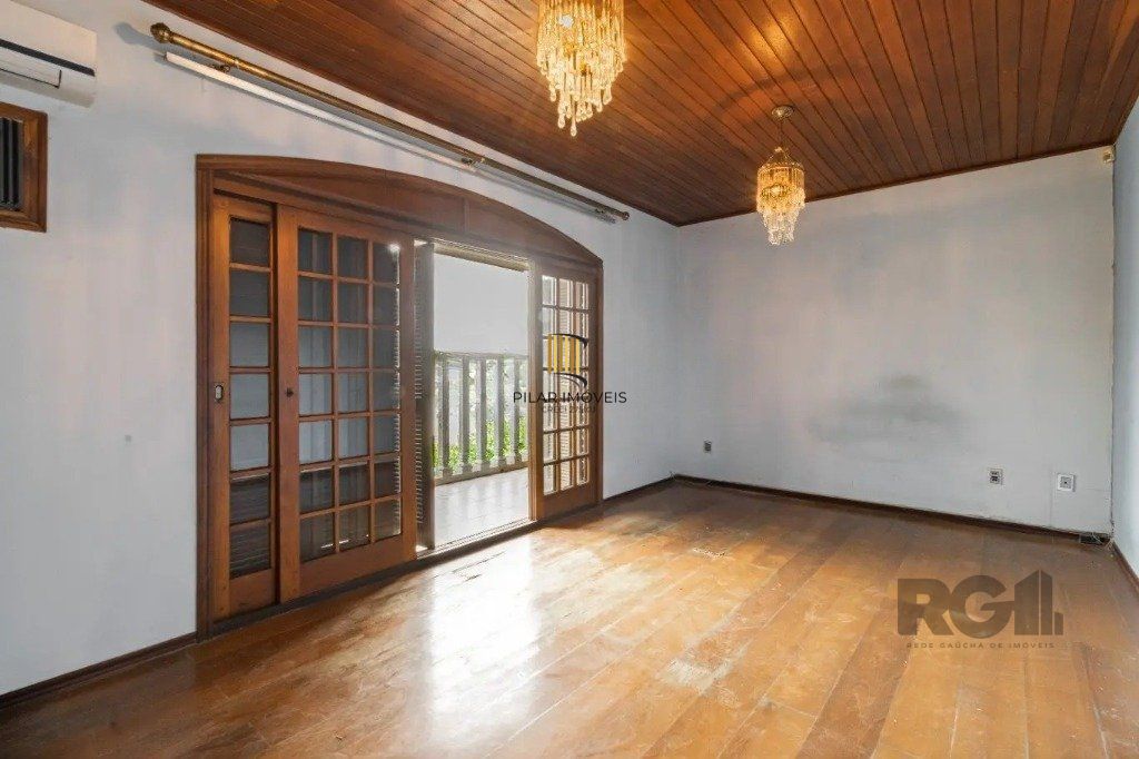 Casa com 3 dormitórios no bairro Passo das Pedras