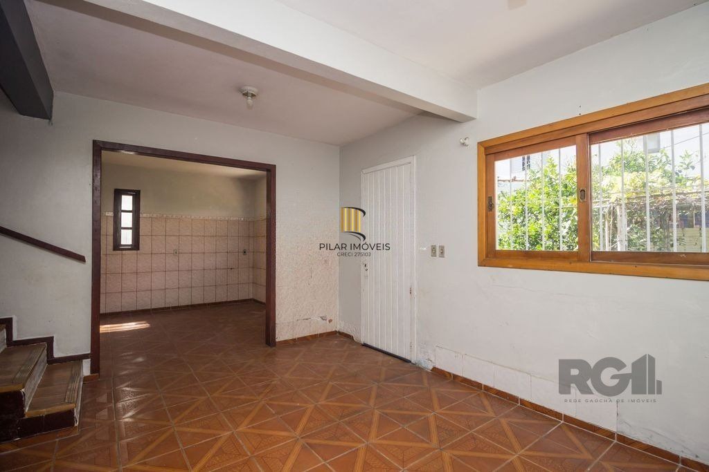 Casa de 5 dormitórios no bairro Sarandi