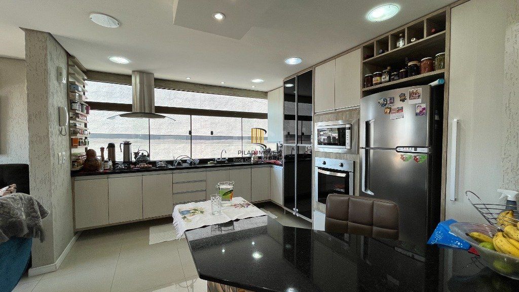 Cobertura para Venda - 211m², 3 dormitórios, sendo 1 suites, 2 vagas - Jardim Lindóia