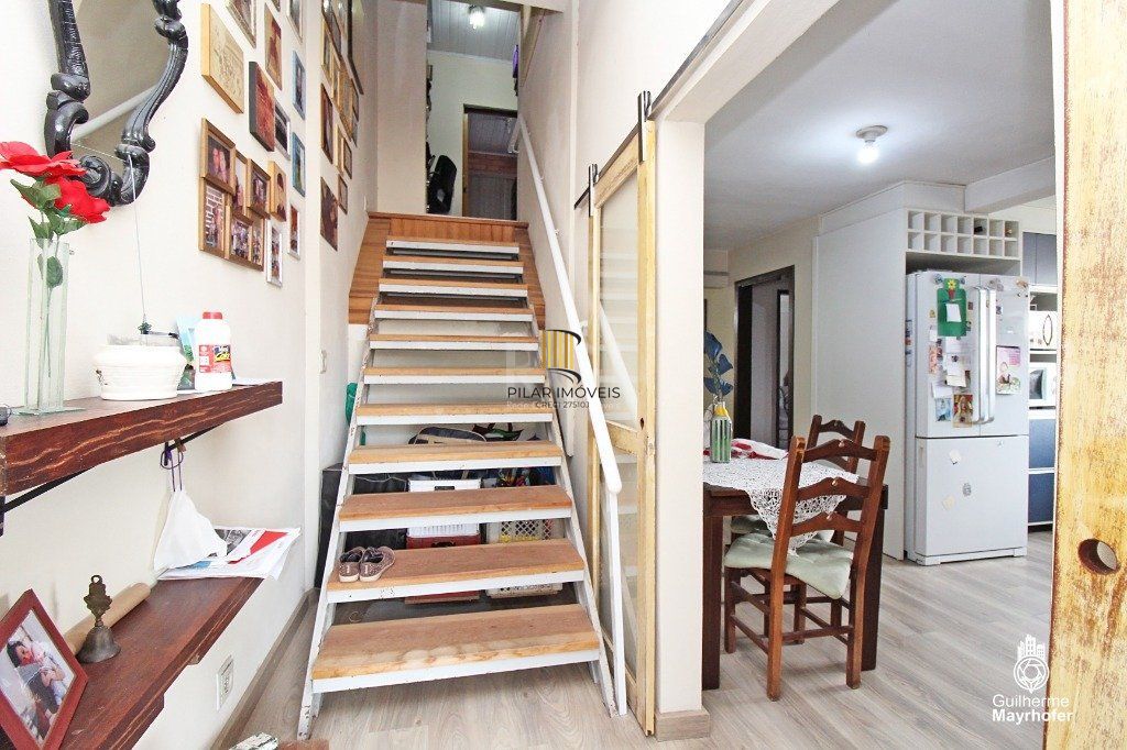Casa para Venda - 220m², 2 dormitórios, sendo 2 suites, 3 vagas - Teresópolis