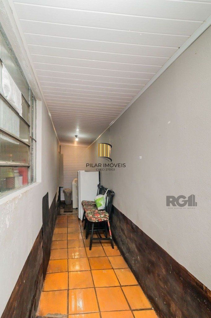 Casa de 2 dormitórios, no bairro Bom Jesus