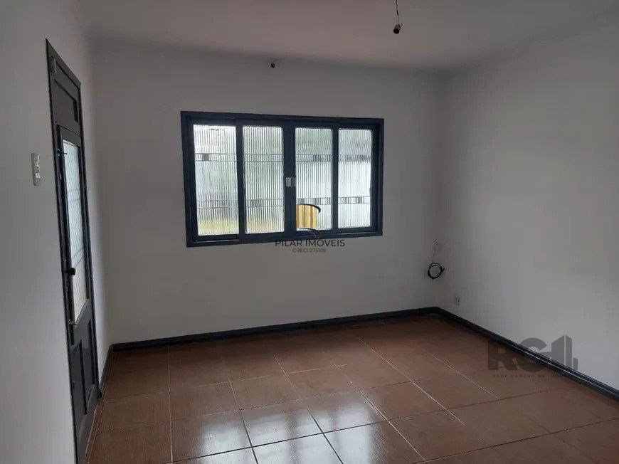 Casa de 2 dormitórios no bairro Sarandi