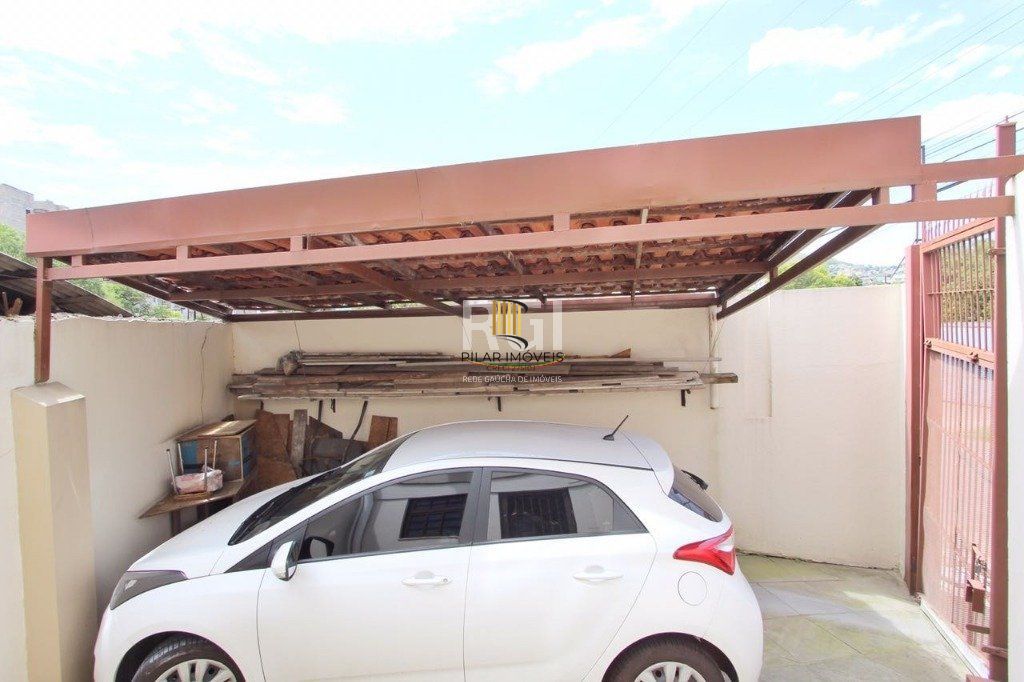 Casa para Venda - 259.5m², 4 dormitórios, sendo 1 suites, 3 vagas - Teresópolis