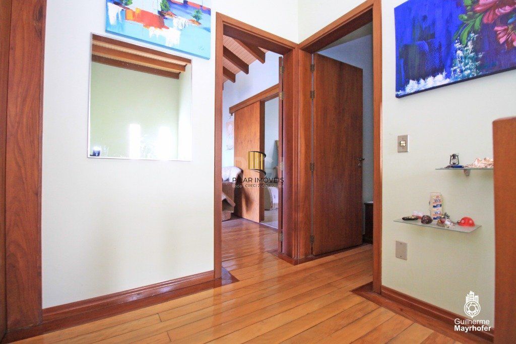 Casa para Venda - 240m², 4 dormitórios, sendo 3 suites, 6 vagas - Jardim Sabará