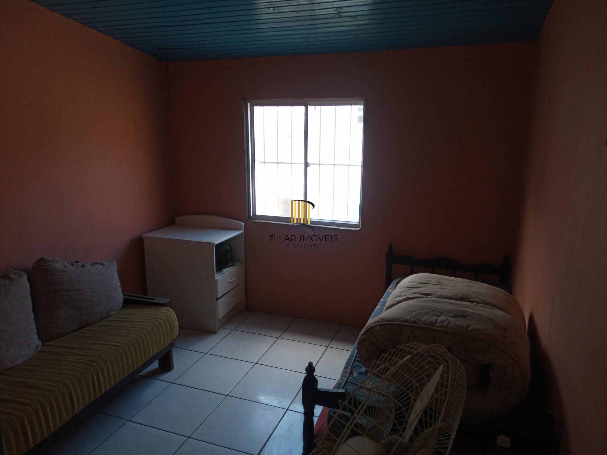 2 casas no pátio em Magistério