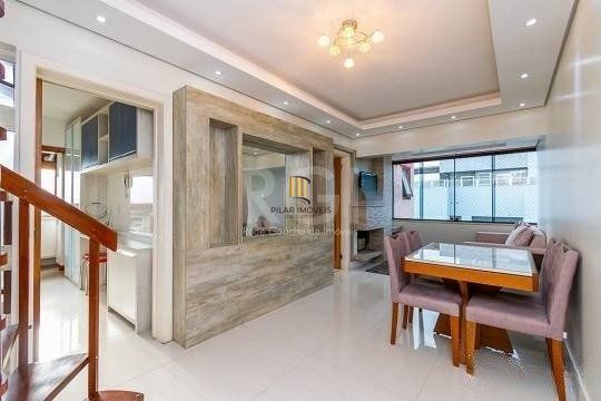 EXCELENTE COBERTURA COM 2 DORMITÓRIOS, PISCINA E 1 VAGA DE GARAGEM.
