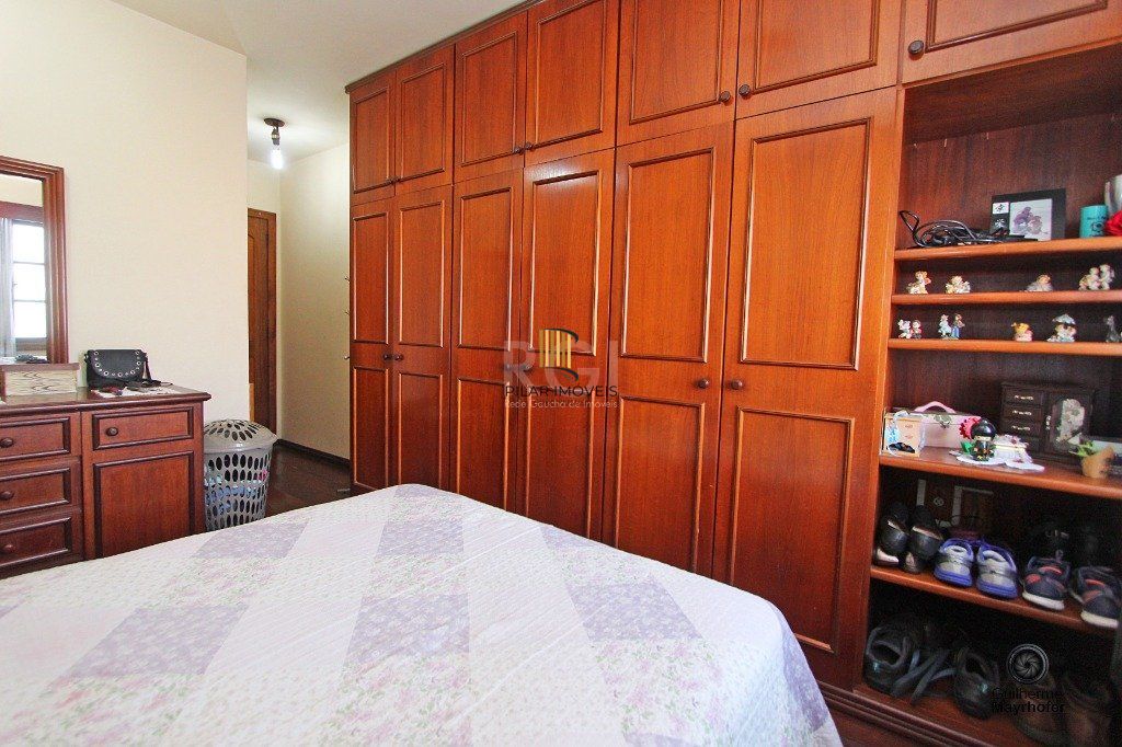 Casa para Venda - 180m², 3 dormitórios, sendo 1 suites, 3 vagas - Parque dos Maias