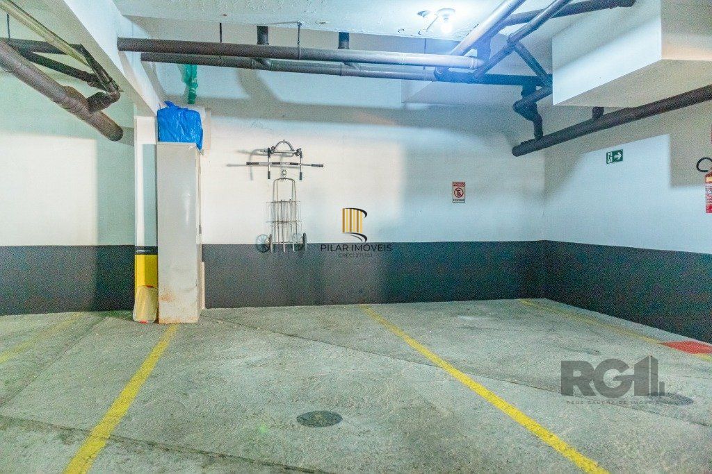 Apartamento 2 dormitórios  com 1 vaga no bairro Teresópolis em Porto Alegre