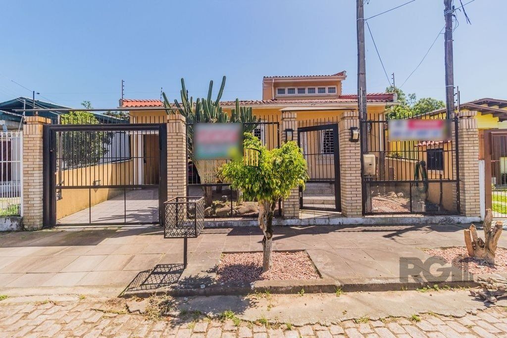 Casa 224m² - 3 dormitórios, 4 vagas no bairro Parque Santa Fé