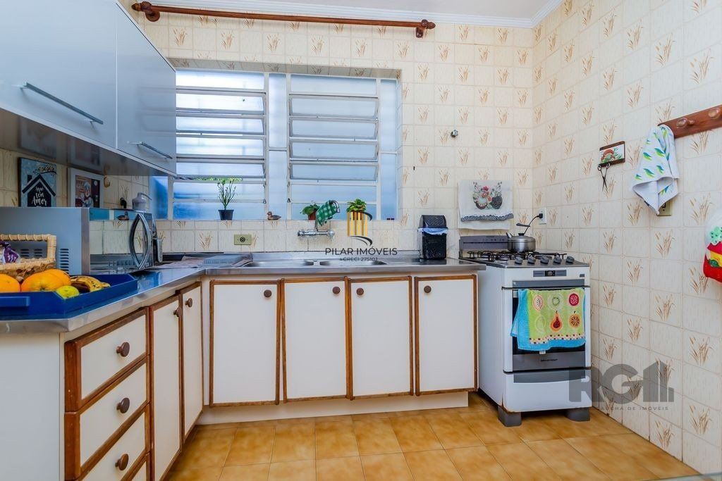 Casa 172m² - 3 dormitórios, 3 vagas no bairro Teresópolis