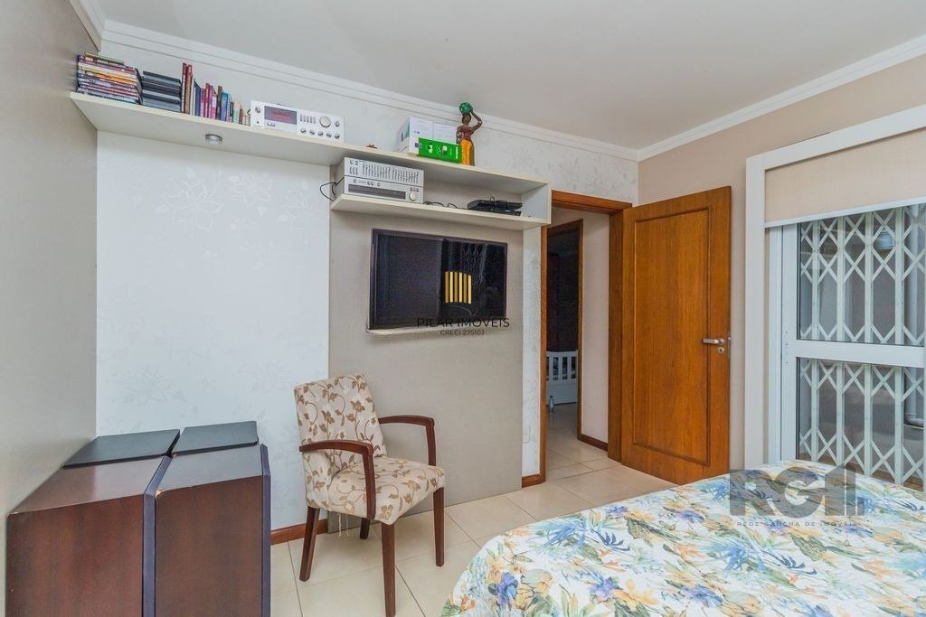 Casa 3 dormitórios a uma quadra da avenida Teresópolis e cinco minutos do Bourbon Shopping Teresópolis