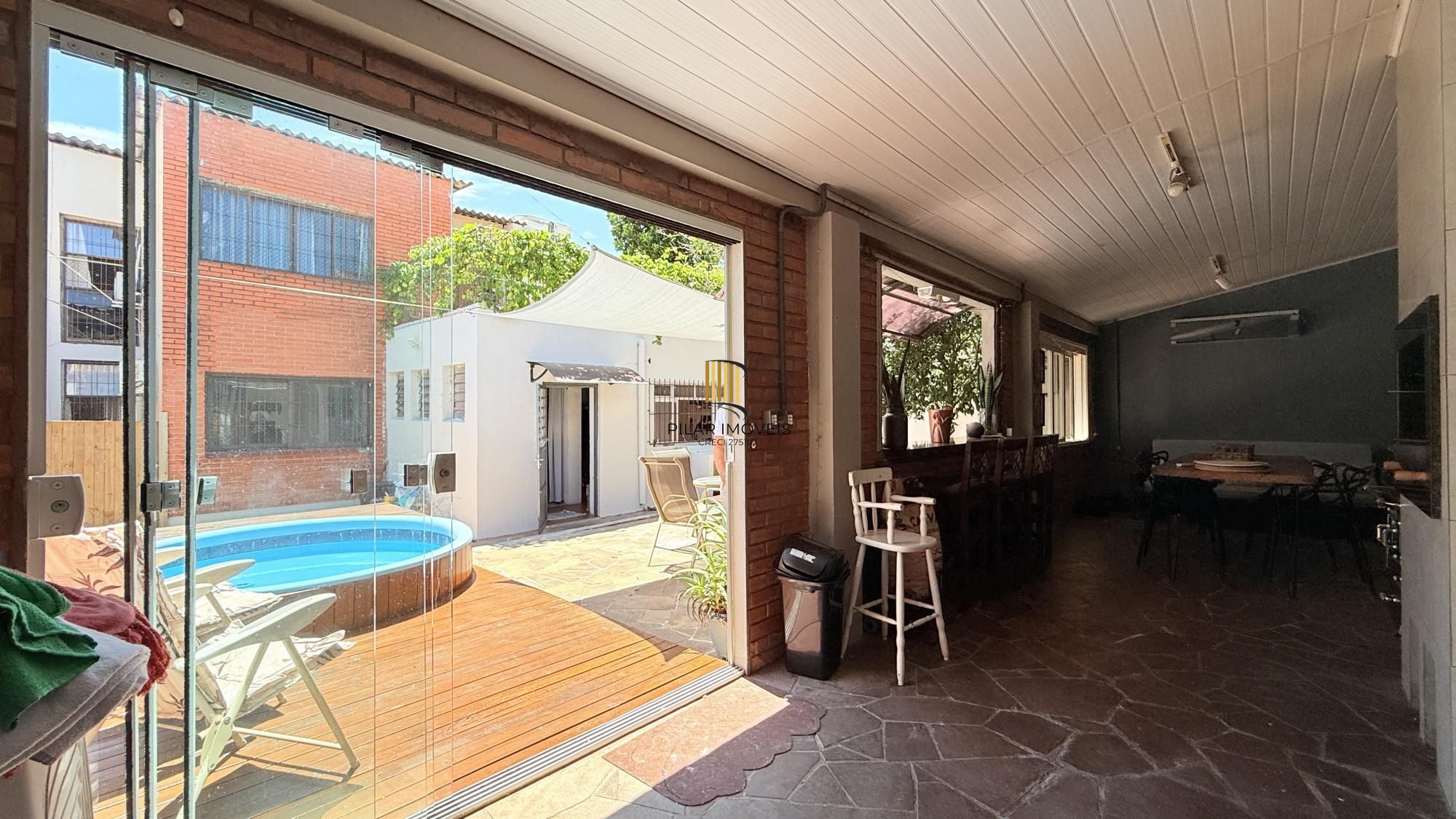 Casa 4 dormitórios no bairro Teresópolis