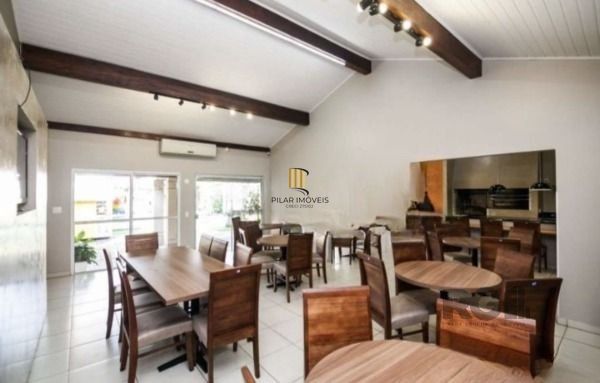 Casa Condominio em Porto Alegre, no bairro Humaitá, com 2 dormitório(s), e 2 banheiros, à venda.