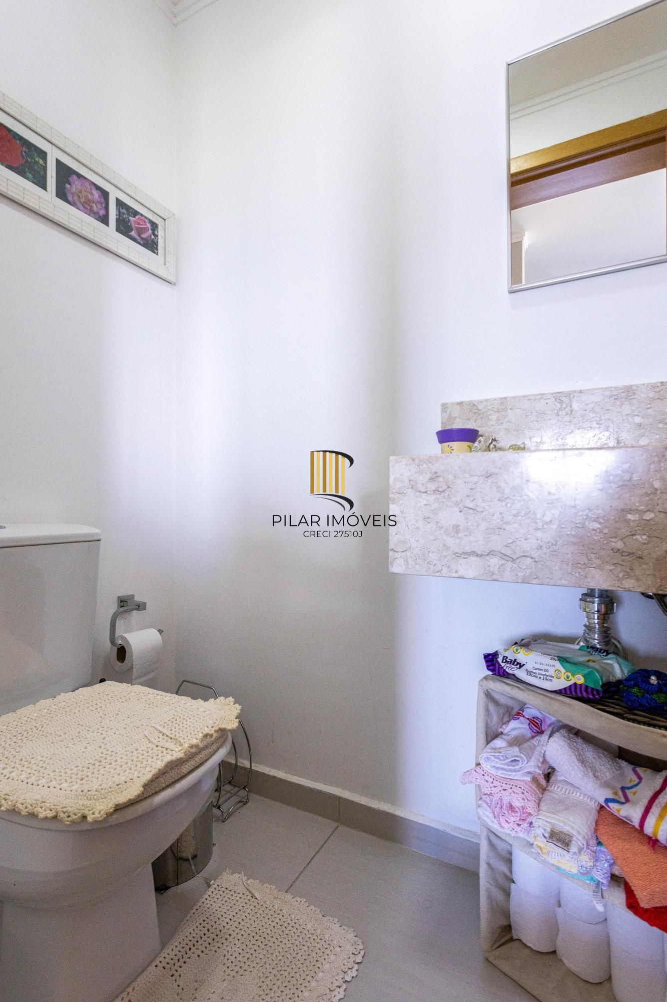 Apartamento à Venda com 2 Dormitórios (1 Suíte) e 2 Vagas Cobertas - Vila Ipiranga, Porto Alegre/RS