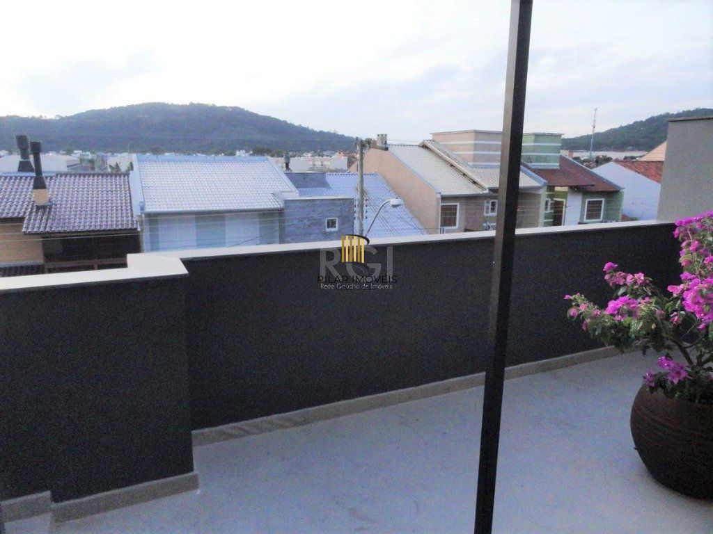 Casa para Venda - 165m², 3 dormitórios, sendo 3 suites, 1 vaga - Hípica