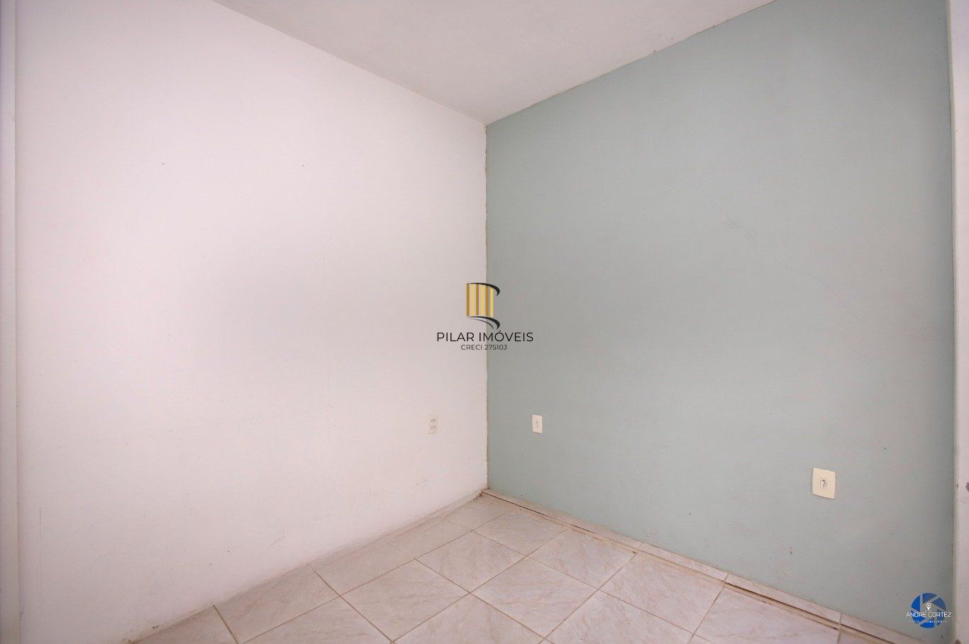 Casa com Edícula nos fundos, total de 5 dormitórios no Bairro gloria.