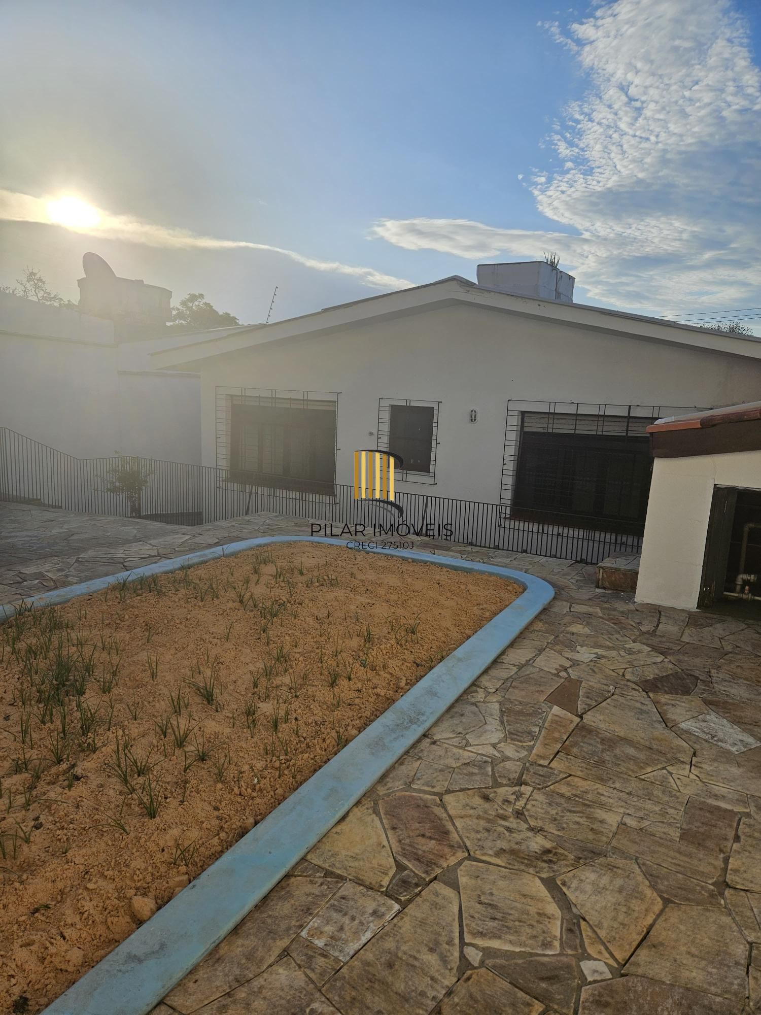 Casa toda reformada na avenida nonoai