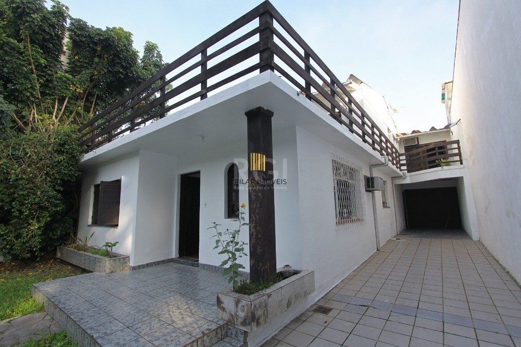Casa para Locação/Aluguel - 240m², 4 dormitórios, 6 vagas - Nonoai
