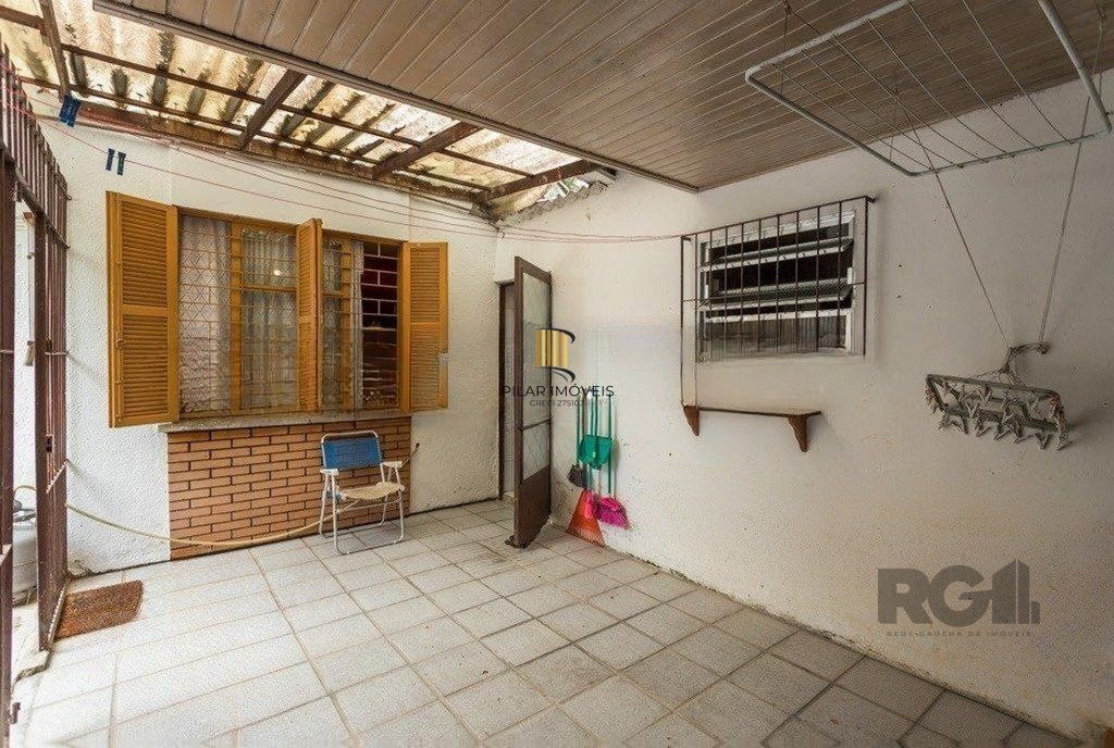 Casa de 2 dormitórios no bairro Jardim Sabará