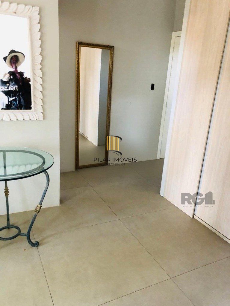 Casa 4 dormitórios no bairro Nonoai