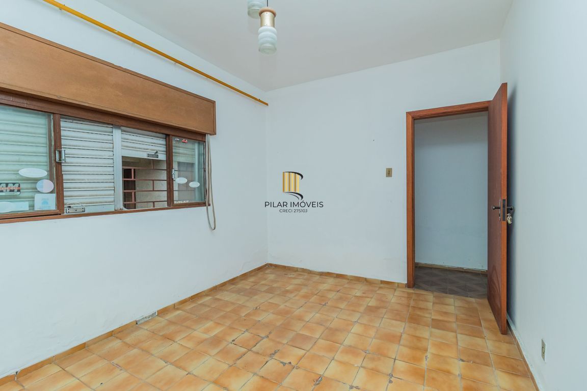 Casa de 4 dormitorios à venda Avenida Tramandaí, Ipanema - Porto Alegre