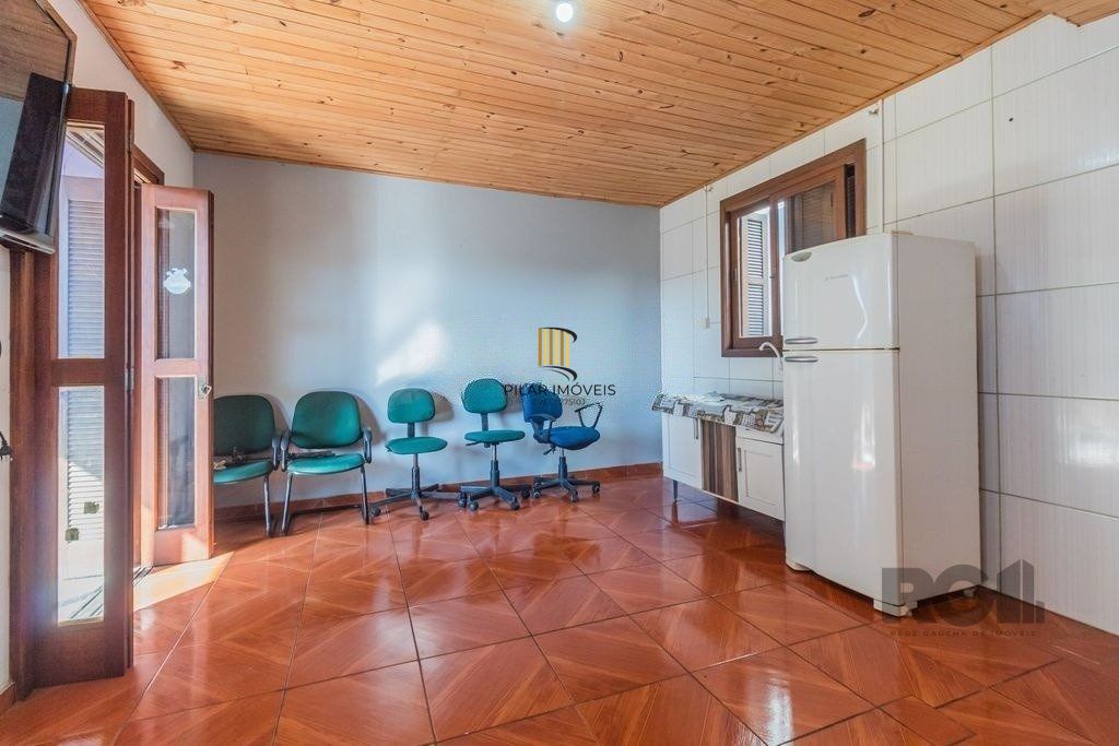 Casa com 4 dormitórios no bairro Santa Maria Goretti