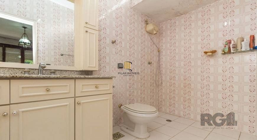 Casa 250m² - 5 dormitórios, 2 suítes e 4 vagas no bairro Santa Maria Goretti