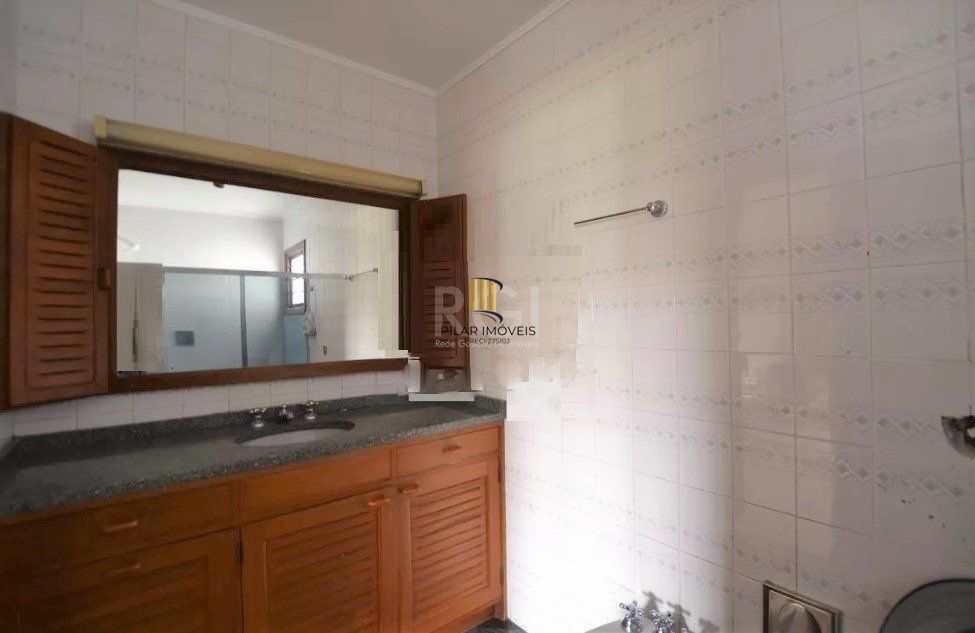 Casa para Venda - 267m², 4 dormitórios, sendo 1 suites, 2 vagas - Tristeza