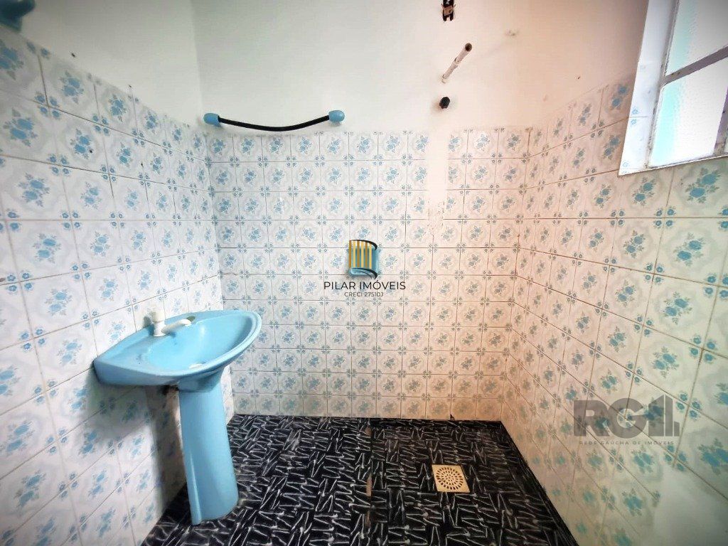 Casa 4 Dormitório(s) Bairro Nonoai