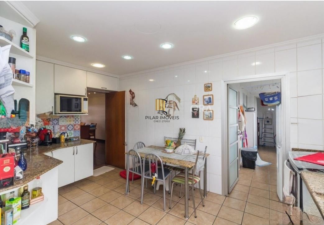 Apartamento 138m² 3 dormitórios no bairro Petrópolis