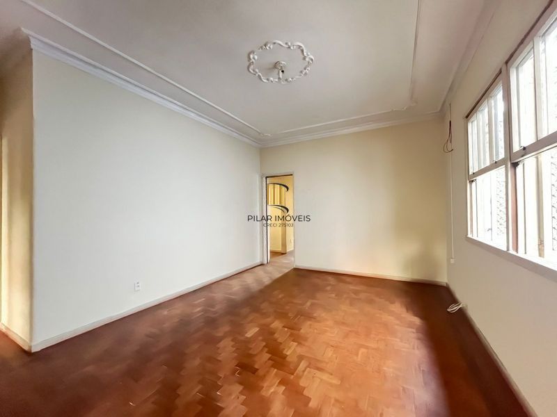 Casa 4 dormitórios no bairro Rio Branco em Porto Alegre para Alugar