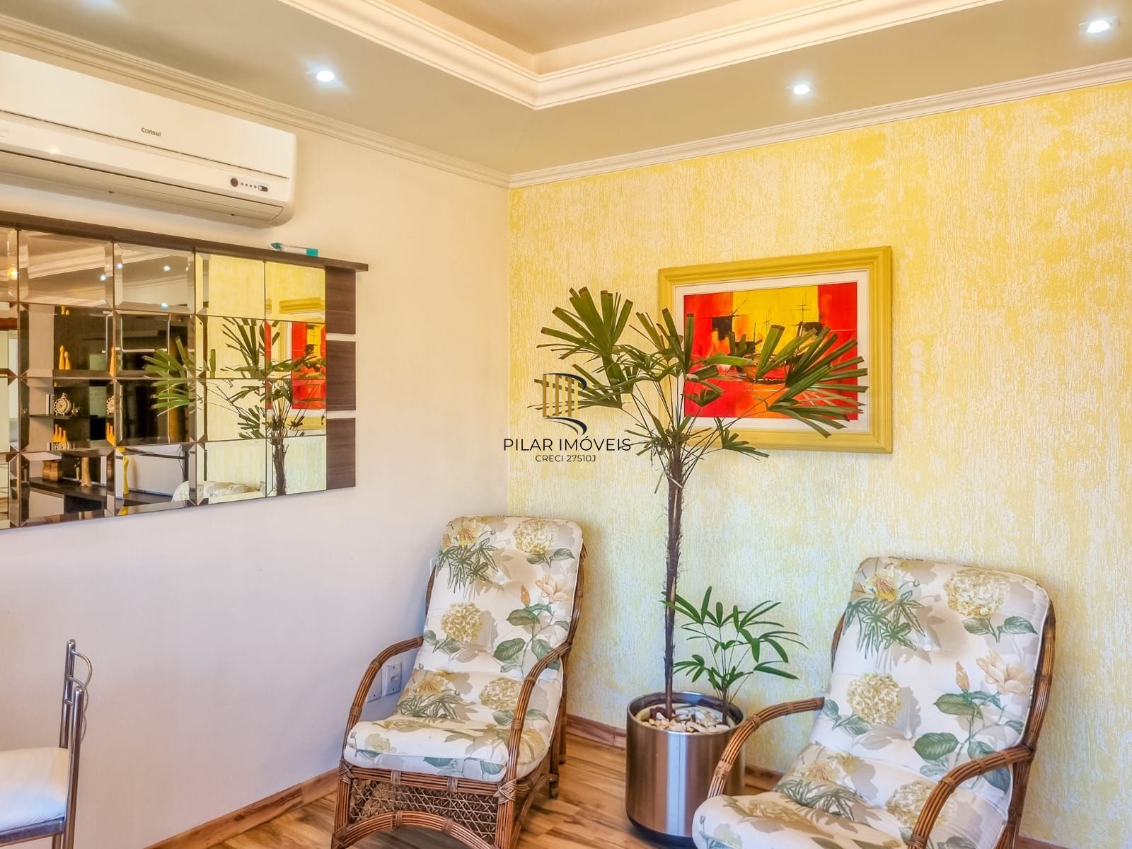 Casa Térrea 280 m²  em Teresópolis – 4 Dorms, Escritório e Edícula