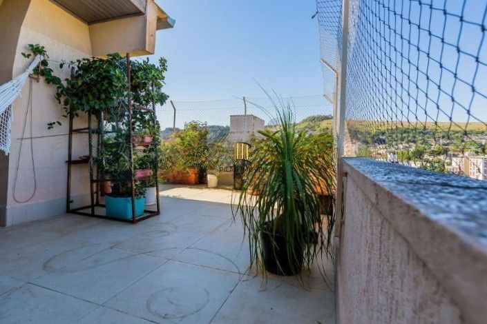 Cobertura 2 dormitórios no bairro Teresópolis