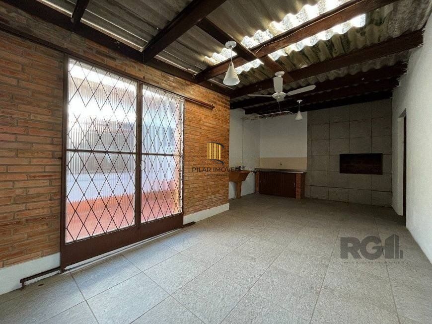 Casa 160m² - 3 dormitórios, 3 vagas no bairro Ipanema