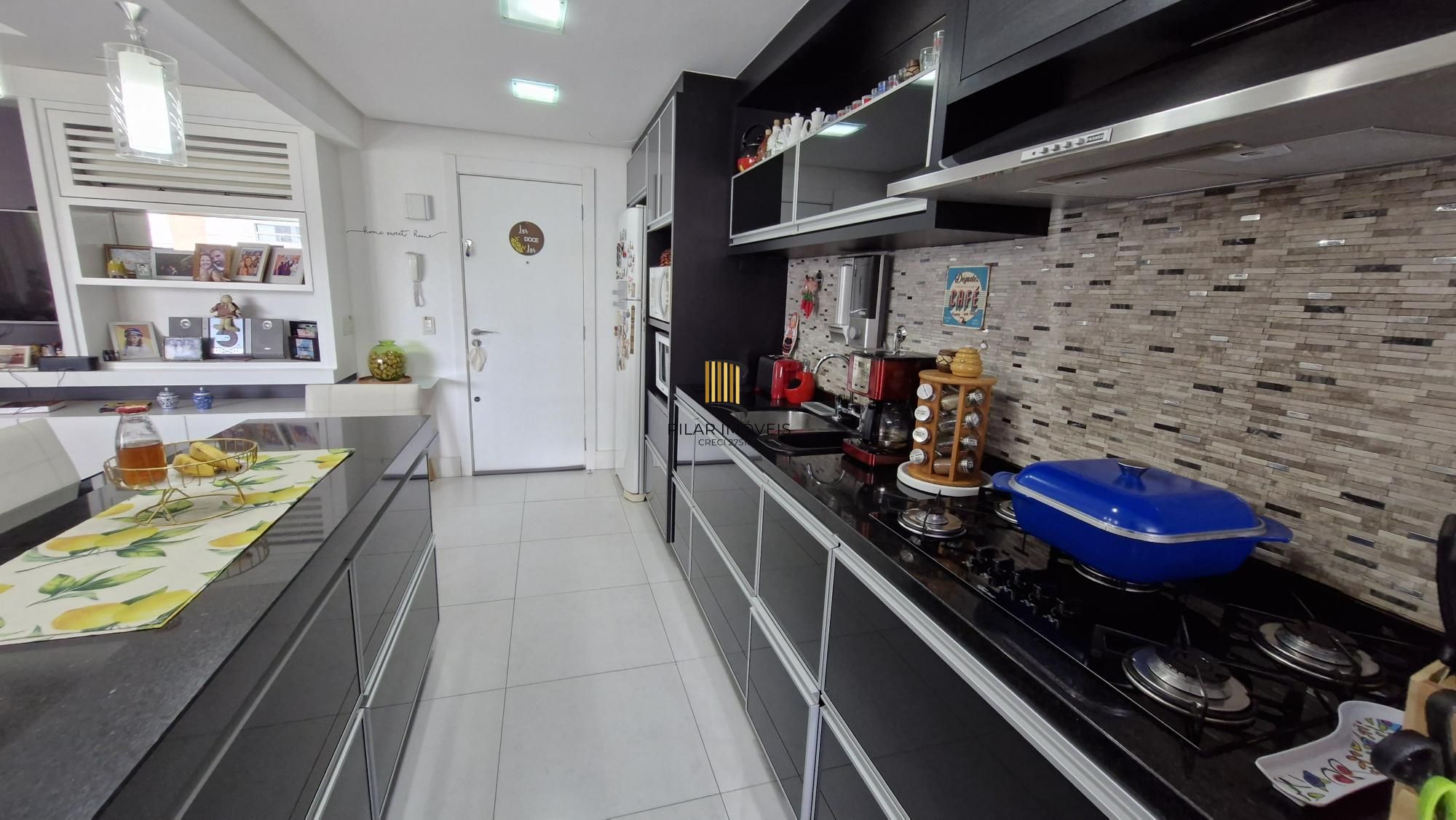 Apartamento mobiliado no Central Parque, 3 dormitorios sendo 1 suíte, banheiro social, lavabo, 114,00m² área privativa, 2 garagens
