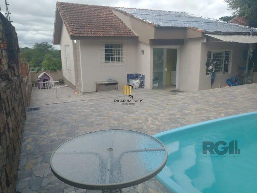 Casa com 3 dormitórios no bairro Santa Tereza